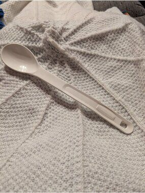 Rubbermaid White #2 Solid Serving Spoon Heavy Duty #1973 Vintage